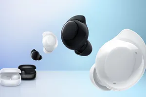 Galaxy Buds Core với hai lựa chọn màu sắc là đen và trắng
