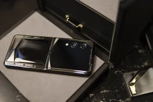  Vertu Quantum Flip nổi bật như biểu tượng của sự độc bản 
