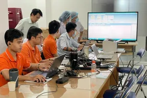 Kỹ sư FPT tập huấn triển khai bệnh án điện tử cho các bác sĩ tại bệnh viện