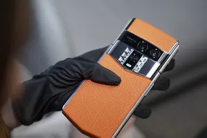 Vertu Agent Q có giá thấp nhất 160 triệu đồng