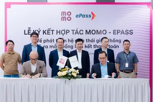 Đại diện MoMo và ePass ký kết hợp tác chiến lược