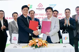 Đại diện Nafoods Group cùng FPT ký kết hợp tác chiến lược toàn diện