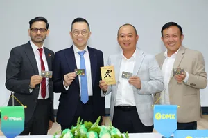 Đại diện VPBank và DMX tại sự kiện ra mắt thẻ