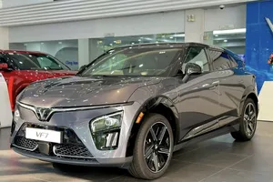 Khách hàng bị chinh phục hoàn toàn bởi khả năng vận hành êm ái khi trực tiếp cầm lái VF 7