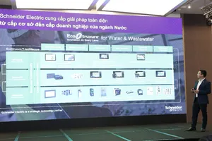 Chuyên gia của Schneider Electric trình bày tại hội thảo