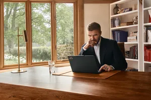 Maximum David, một chiến dịch toàn cầu mới giới thiệu cách công nghệ AI của Lenovo cùng David Beckham