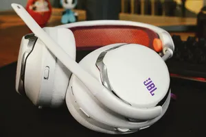 JBL Quantum 950, sản phẩm mới của JBL