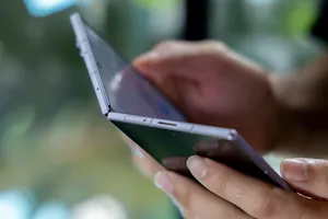 Smartphone gập định hình tương lai của điện thoại cao cấp