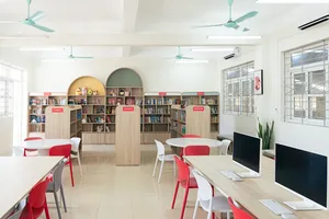 Không gian Thư viện “Chắp cánh Ước mơ” sau khi được nâng cấp, lắp đặt các thiết bị công nghệ của LG và bổ sung thêm sách mới.
