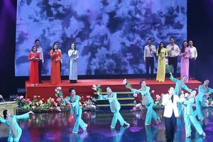 Sâu lắng, ngọt ngào với “Quà tháng 5 dâng Người”