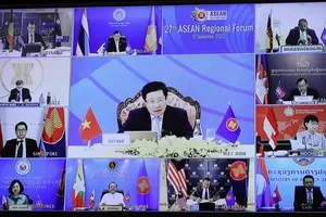 Bộ trưởng Ngoại giao Phạm Bình Minh chủ trì Hội nghị Diễn đàn Khu vực ASEAN lần thứ 27
