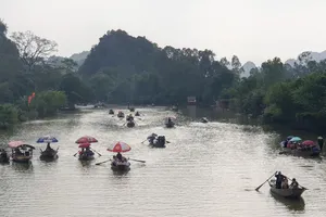 Chùa Hương công bố phương án an toàn đón du khách từ 13-3 