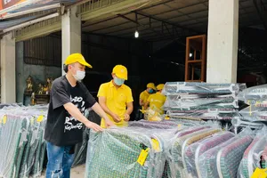 Tùng Dương kêu gọi ủng hộ tiền và nhiều vật phẩm cho TPHCM chống dịch