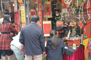 40 ông đồ tham gia Hội chữ Xuân Giáp Thìn tại Văn Miếu Quốc Tử Giám 