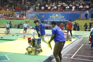 Robot sẽ gieo mạ, cấy lúa, thu hoạch trên ruộng bậc thang 