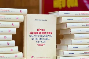 Sách "Tiếp tục xây dựng và hoàn thiện Nhà nước pháp quyền xã hội chủ nghĩa Việt Nam"
