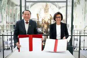 Bộ trưởng Bộ VH-TT-DL Việt Nam Nguyễn Văn Hùng và Bộ trưởng Bộ Văn hóa, Cộng hòa Pháp Rachida Dati ký chương trình hợp tác văn hóa giai đoạn 2024-2028