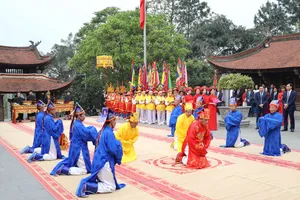 Dâng hương Đức Quốc Tổ Lạc Long Quân