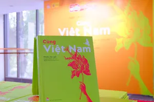 Tập thơ phản chiến từng bị cấm ở Tây Ban Nha ra mắt bạn đọc Việt Nam