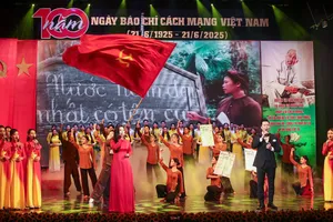 Chương trình ca nhạc nhân Ngày Báo chí cách mạng Việt Nam. Ảnh: NGUYỄN NAM