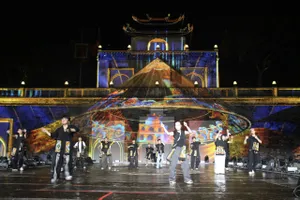 Khám phá sắc màu năm châu giữa lòng Hà Nội