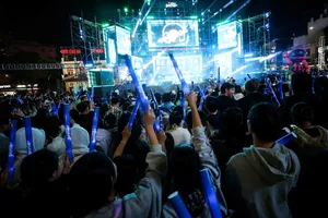 Hà Nhi, Vũ Thảo My… khuấy động không khí khai mạc Giải Marathon quốc tế tại Hà Nội 2025