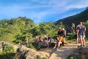 Bàn giải pháp phát triển công nghiệp văn hóa gắn với du lịch bền vững