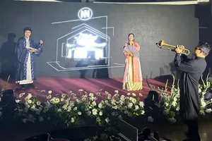 Màn trình diễn kết hợp sáng tạo của các bạn trẻ tại hội nghị