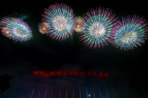 Màn bắn thử pháo hoa tại SVĐ Mỹ Đình