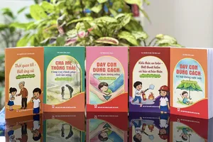 Bộ sách Cha mẹ thông thái của NXB Chính trị quốc gia Sự thật. Ảnh: NGUYỄN CHẮT