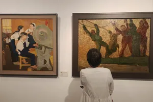 Triển lãm chuyên đề “Ký ức những năm tháng không quên”. Ảnh THU HÀ