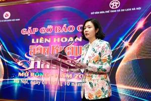 Phó Giám đốc Sở VH-TT-DL Hà Nội Lê Thị Ánh Mai phát biểu về liên hoan. Ảnh: NGỌC TÚ 