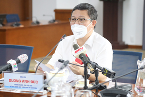 市人委會副主席楊英德。