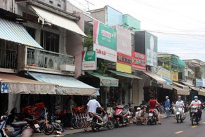 修車店週末生意爆滿