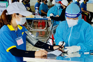  推動疫苗接種工作有助於監控疫情。