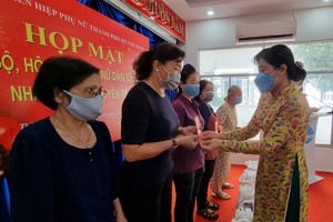 市婦聯會舉辦華人婦女聚會