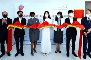 外交學院法語室成立