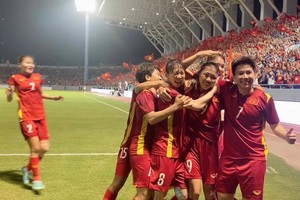 越南女足球隊進球後難掩興奮。