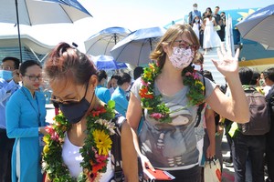 金蘭機場迎來新加坡國際航班