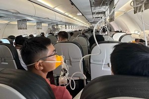 VJ776航班起飞后返回机场降落