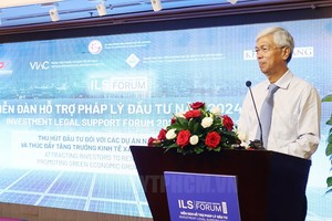 市人委会副主席武文欢在会上发言。