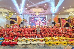 仁义堂龙狮团点睛开光典礼