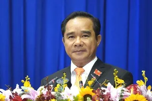 阮文得同志为胡志明市人委会主席。