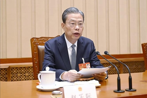 中国全国人大常委会委员长赵乐际。图自越通社