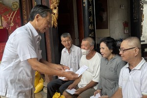 胡志明市潮州义安会馆关爱乡亲与贫困者