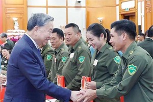 苏林总书记会见全国基层治安力量先进集体和个人代表。