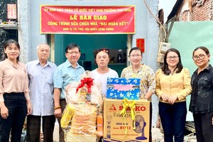 崇正慈善会馆捐助修缮“大团结屋” 助力富定坊困难家庭安居