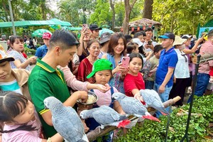 在胡志明市最古老的动物园内，许多区域吸引了带小孩的家庭。