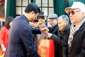 越南政府总理督促做好2026丙午年春节服务保障工作