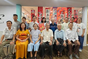 书画家新春交流聚会合照。